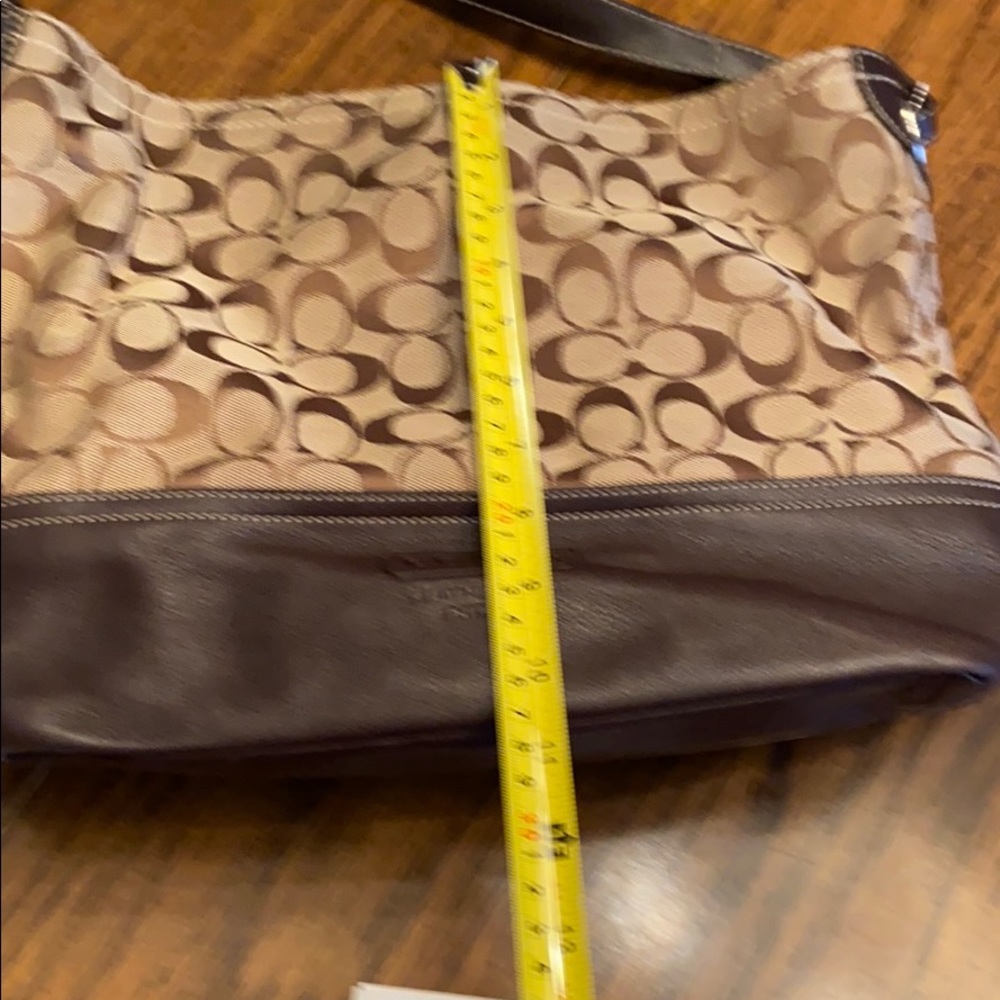 Large Coach purse 👜 - Picture 5 of 6